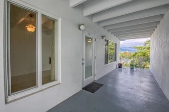 Building Photo - 1520 Lake Ave