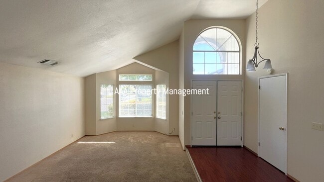 Foto del edificio - Brentwood Beautiful 3 bedroom 2 bath home!...