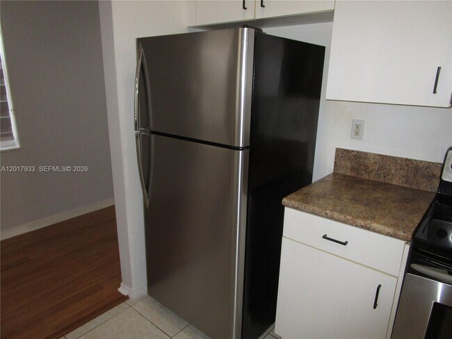 Foto del edificio - 2261 NE 42nd Cir