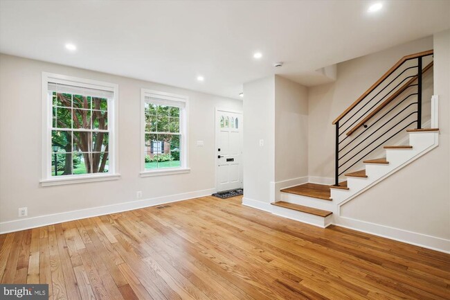 Building Photo - 3414 S Stafford St