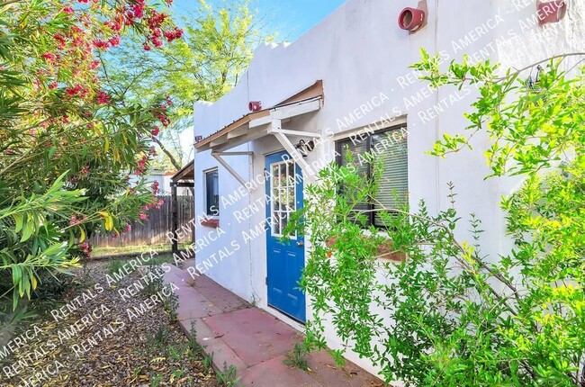 Building Photo - 121 W Birdman Dr