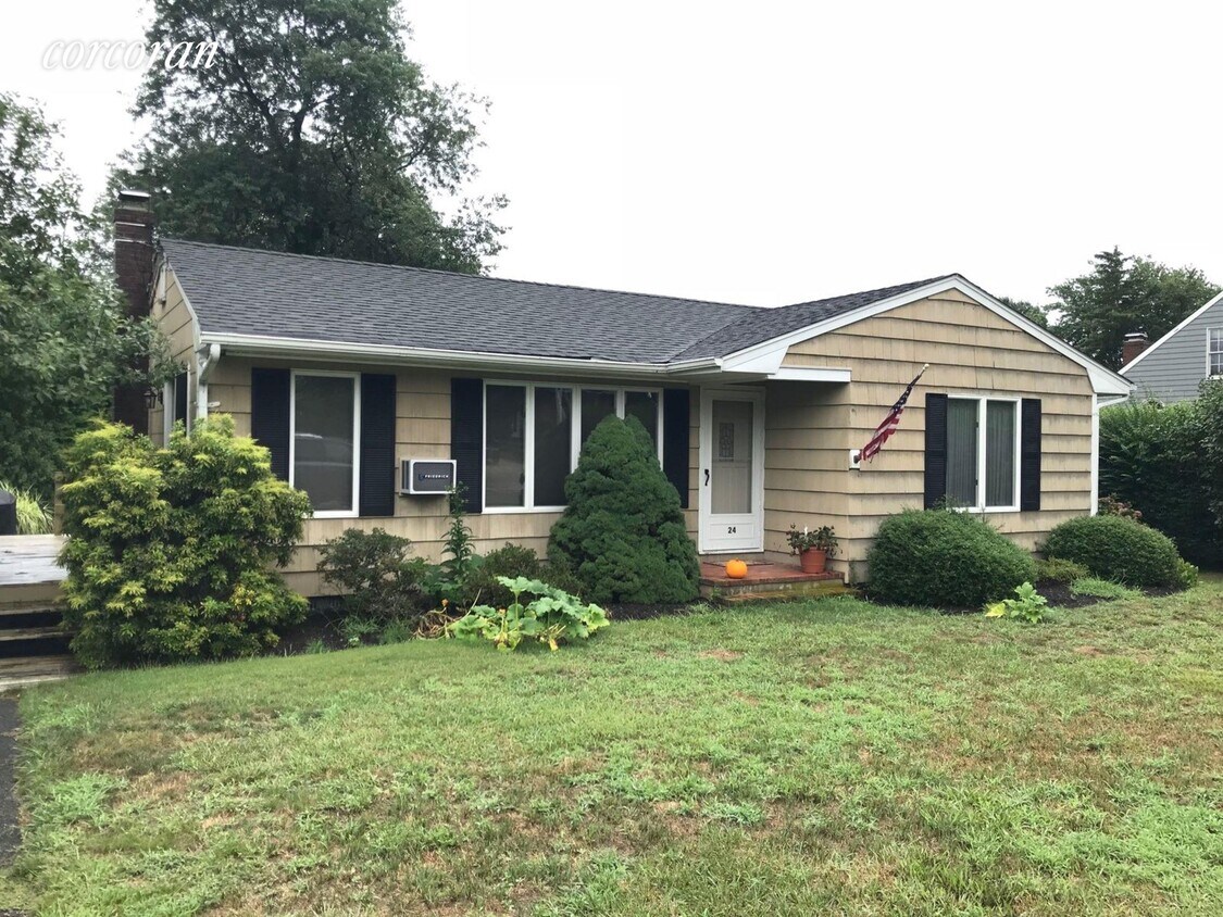 Primary Photo - 24 Windermere Dr