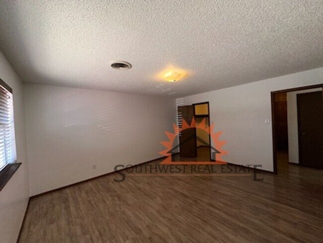 Foto del edificio - 2109 Gladstone St