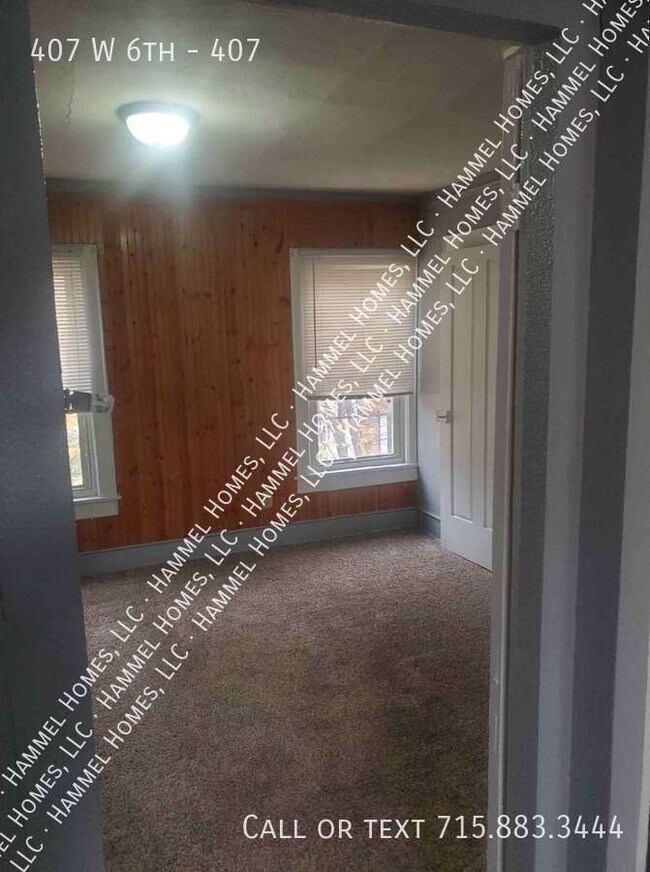 Foto del edificio - 407 W 6th St
