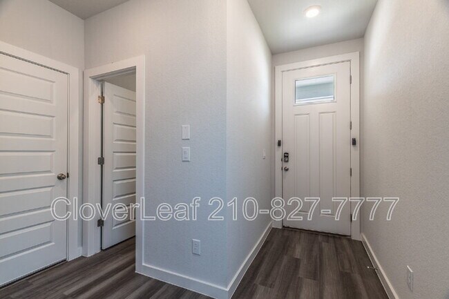 Foto del edificio - 14751 Sweet Clover