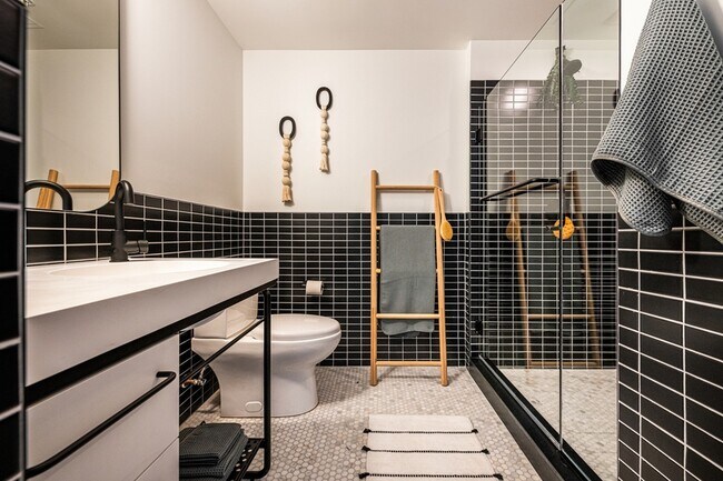 Baño - Dallas Urby