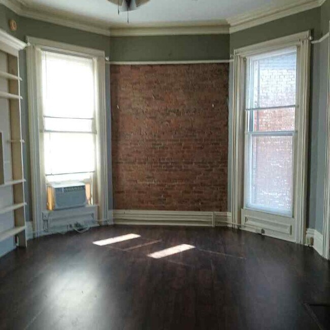 Building Photo - 1128 S 3rd St