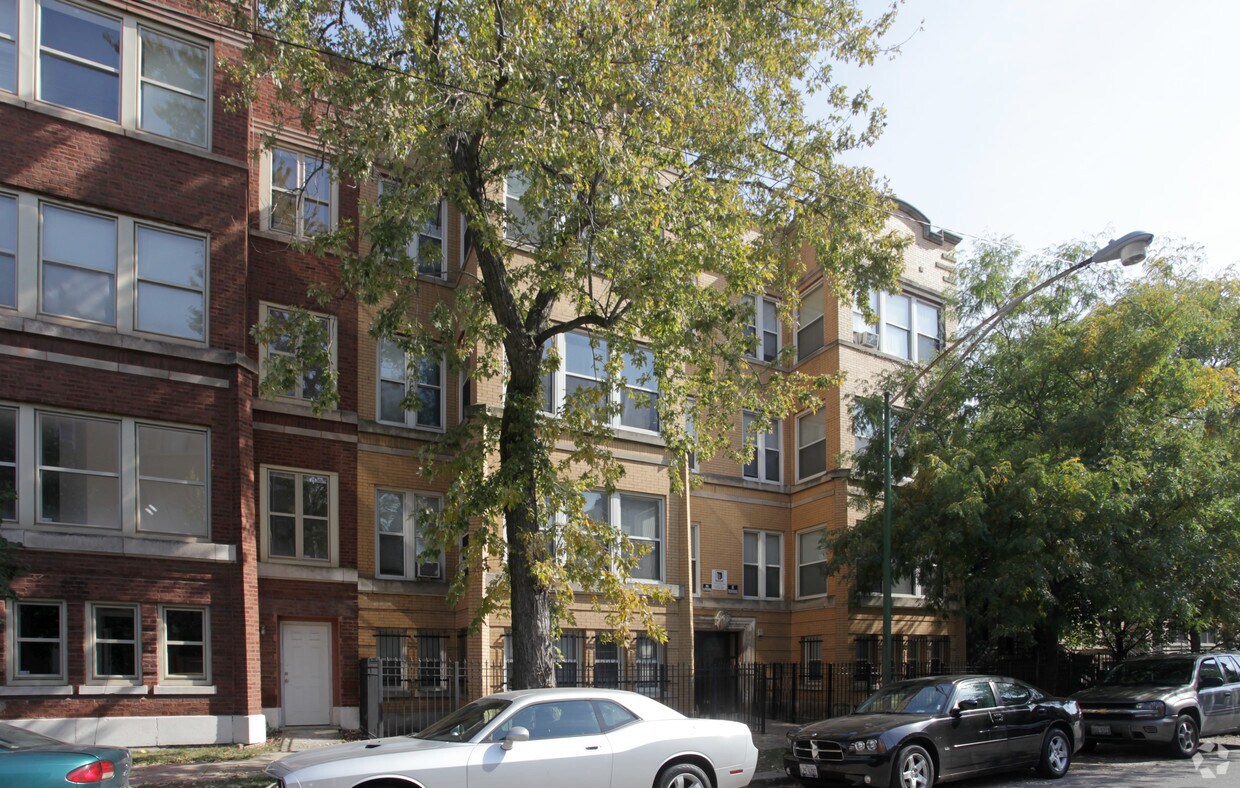 Primary Photo - 4737-4739 S Ingleside Ave