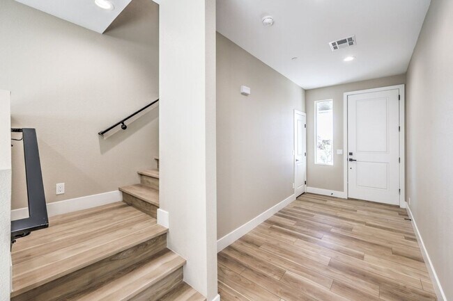 Foto del edificio - RARE HORSE PROPERTY FOR RENT – NEAR BLM LAND | HENDERSON, NV