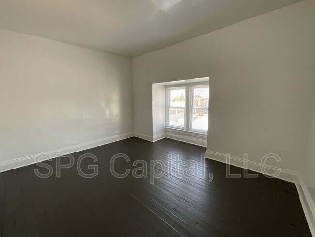 Foto del edificio - 156 Hamilton Ave