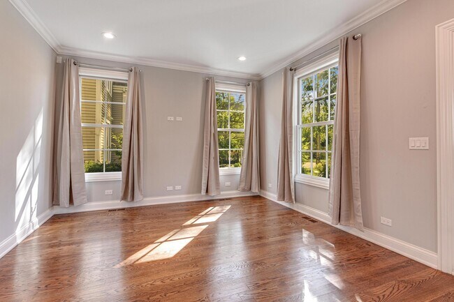 Foto del edificio - 1439 N McKinley Rd