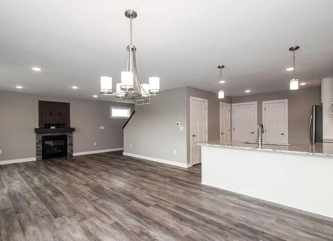 Building Photo - 1817 NE Heritage Dr
