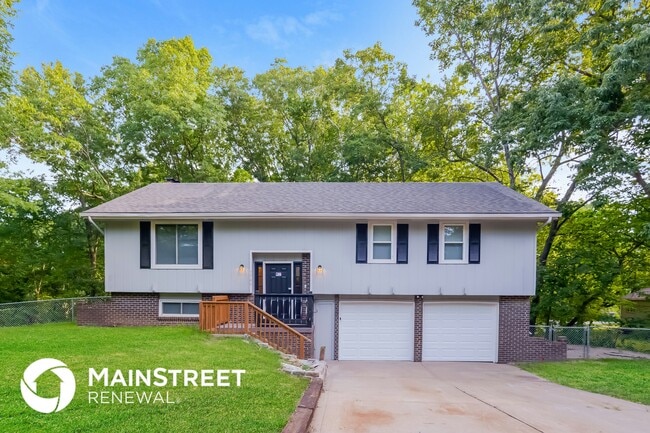 Building Photo - 7740 N Grand Ave