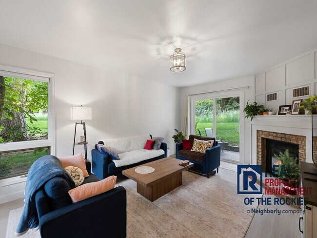 Foto del edificio - 3 Bed 3 Bath Updated Townhouse in Fort Collins!