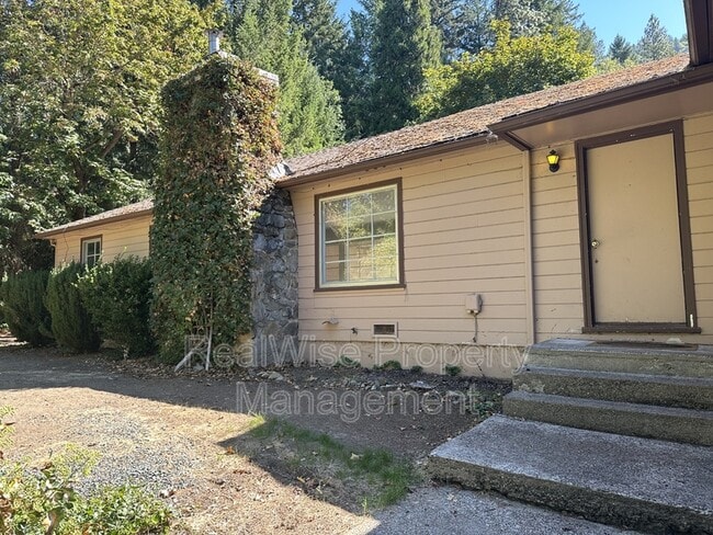 Building Photo - 7701 Rogue River Hwy