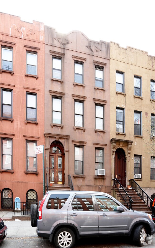 Building Photo - 543 Henry St