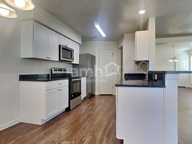 Building Photo - 6550 Garden Trail Ct