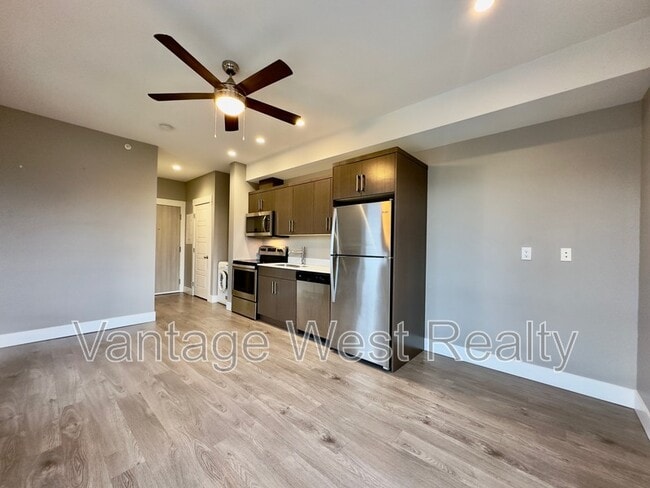 Photo du bâtiment - 925-925 Leon Ave