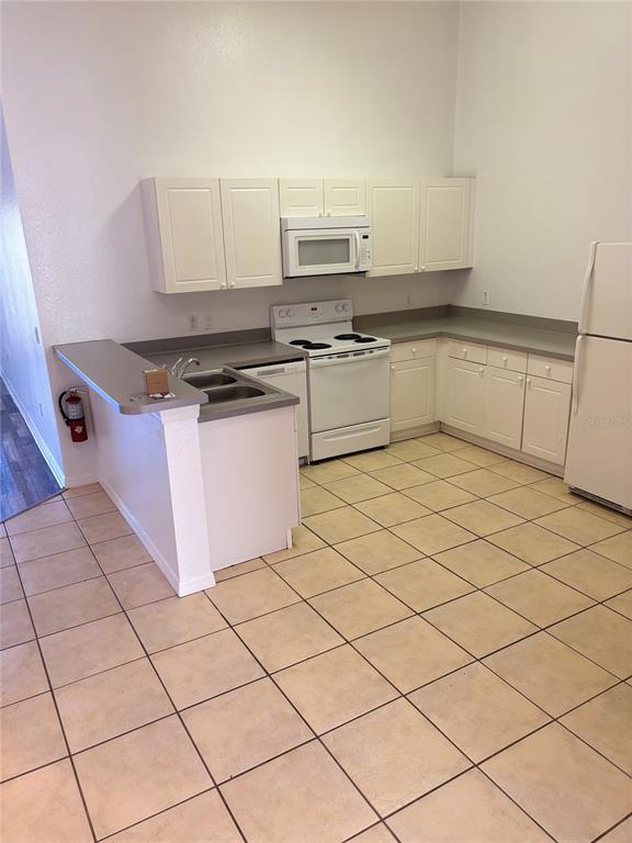 Foto del edificio - 2784 Club Cortile Cir