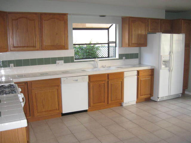 Building Photo - 2109 Dufour Ave