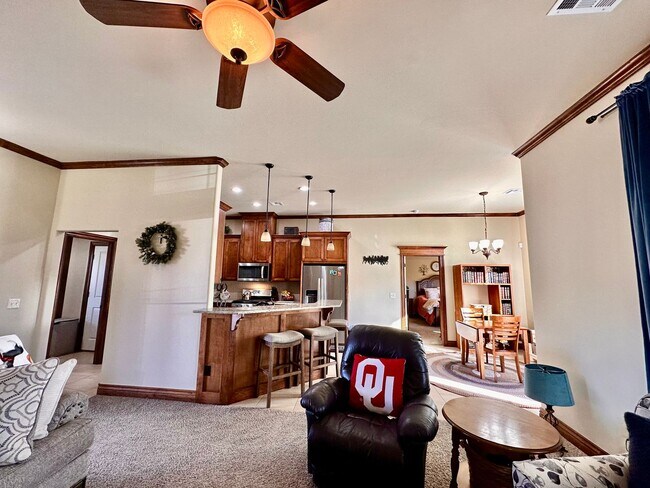 Building Photo - 3 bed, 2 bath home in Moore