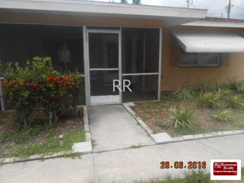 Primary Photo - 4966 Viceroy St