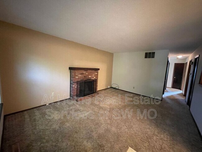 Foto del edificio - 1028 S Lexington Ave