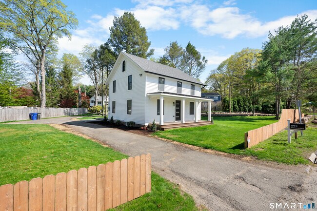 Foto del edificio - 152 Partrick Ave