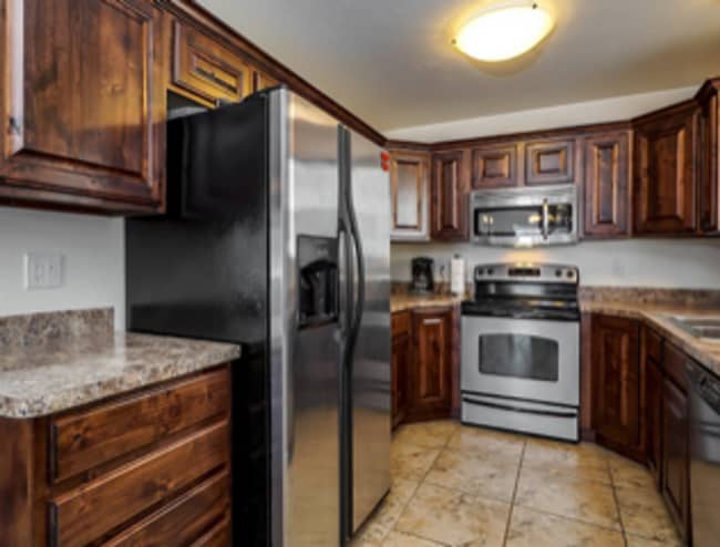 Building Photo - Great 3 Bedroom, 2.5 Bathroom Townhome in Layton!