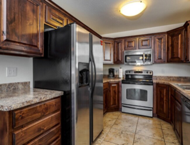 Foto del edificio - Great 3 Bedroom, 2.5 Bathroom Townhome in Layton!