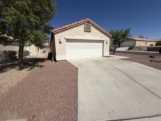 Building Photo - 2460 Topanga Dr