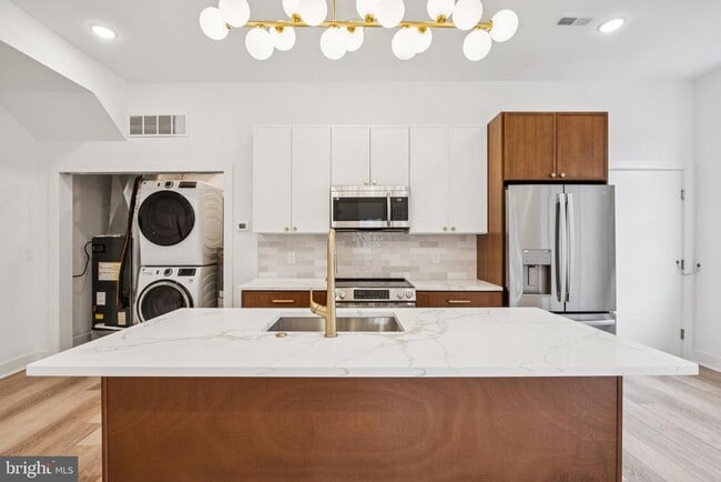 Building Photo - 5034 Florence Ave