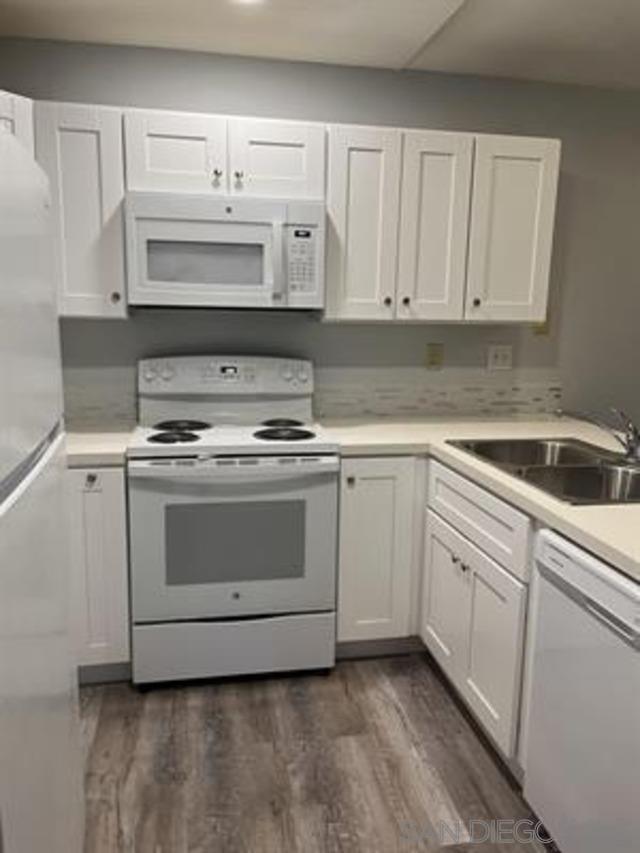 Building Photo - 2425 Cranston Dr