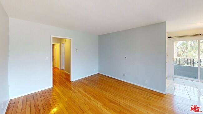 Building Photo - 2308 Schader Dr