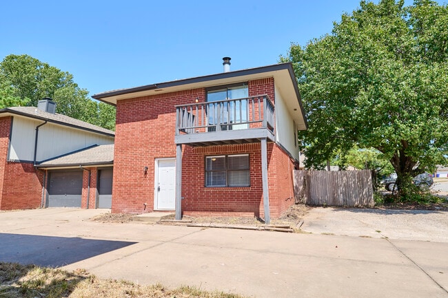 Photo - 200 Harvard Rd House