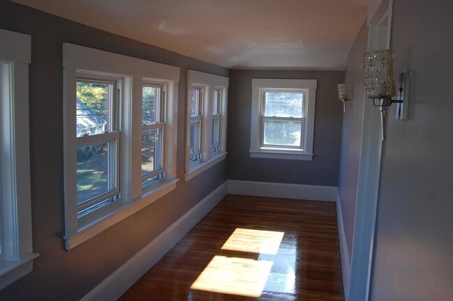 Building Photo - 148 Groton Rd
