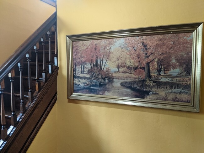 Hallway Entrance - 732 W Shiawassee St