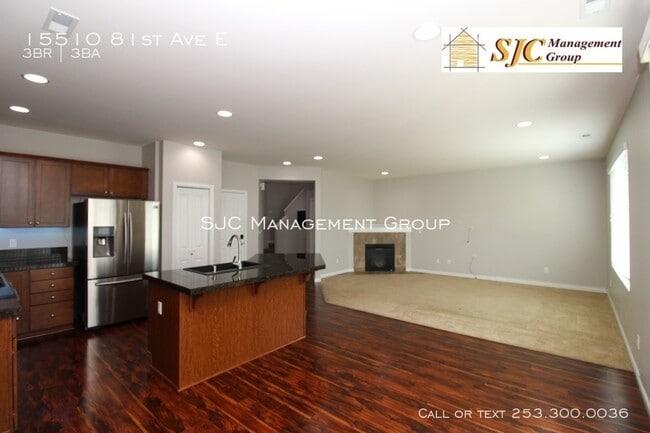 Building Photo - Beautiful home with an open concept living...