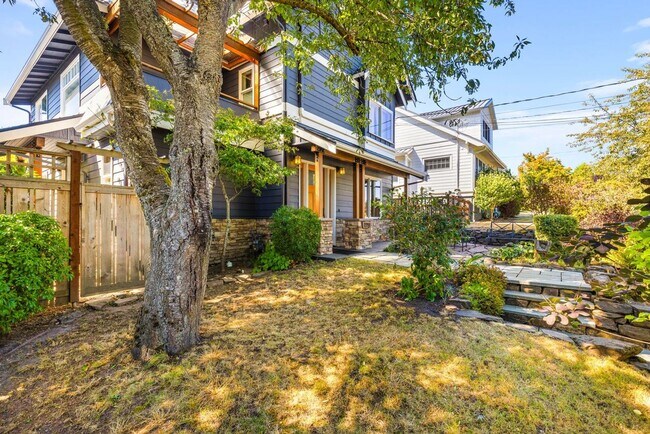 Foto del edificio - Charming Ravenna home with 5 bedrooms, 4 bathrooms