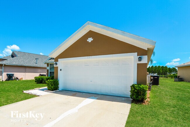 Building Photo - 242 Lady Diana Dr
