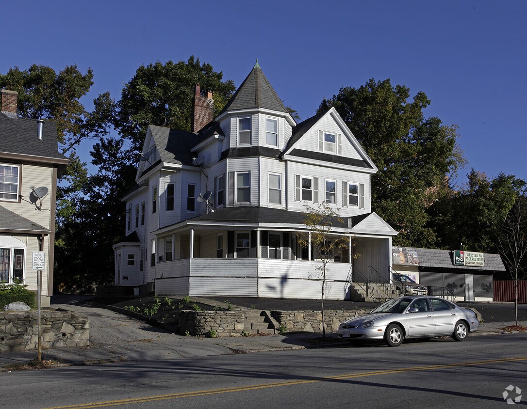 Building Photo - 1016 Main St