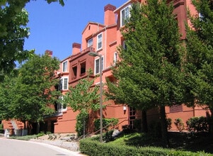 Building Photo - 240 Caldecott Ln
