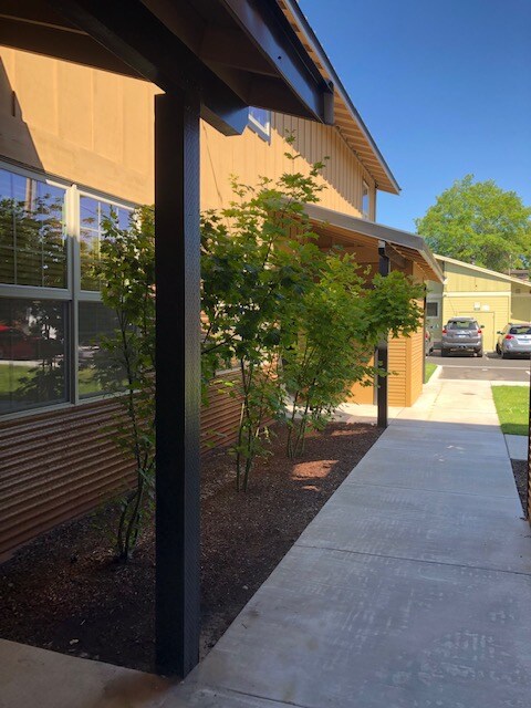 Building Photo - 738 W Antler Ave