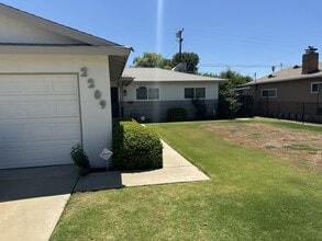 Building Photo - 2209 Carol Pl