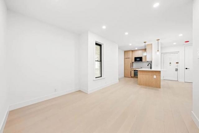 Building Photo - 3 bedroom in Brooklyn NY 11215