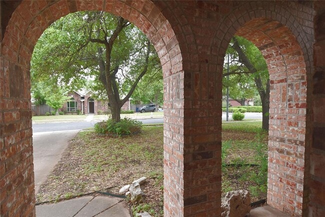 Building Photo - 8014 Cahill Dr