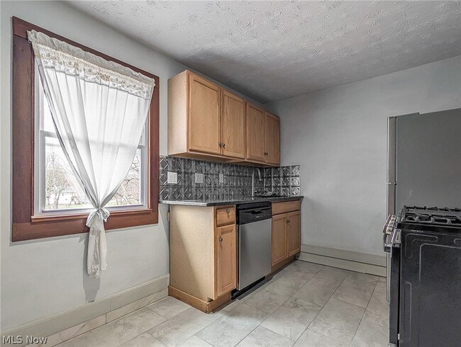 Foto del edificio - 1268 Pondview Ave