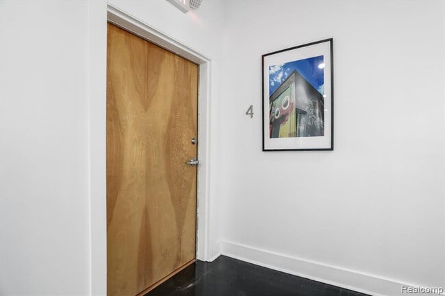 Building Photo - 2843 E Grand Blvd