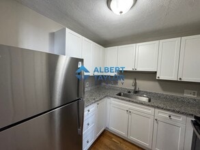 Building Photo - 27 Division St