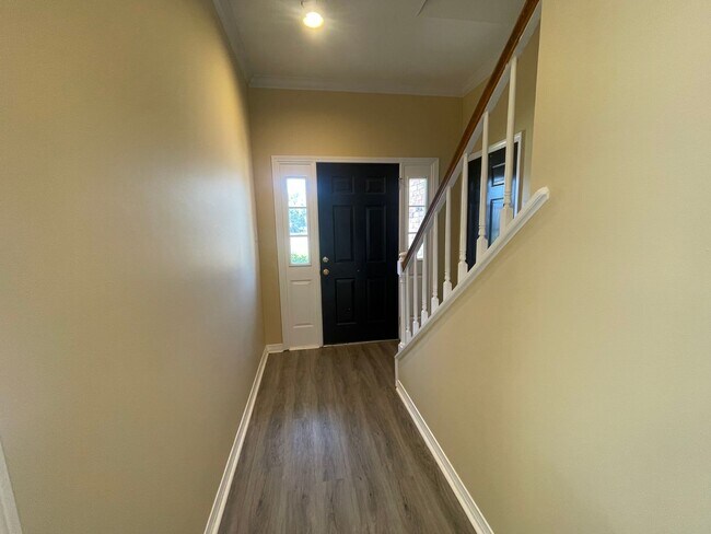 Foto del edificio - Sought after location so hurry!